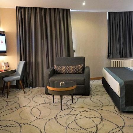 Ramada By Wyndham Nilufer Bursa Hotel Kültér fotó
