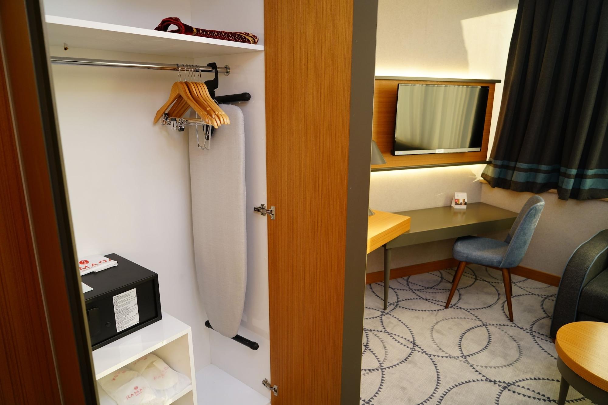 Ramada By Wyndham Nilufer Bursa Hotel Kültér fotó